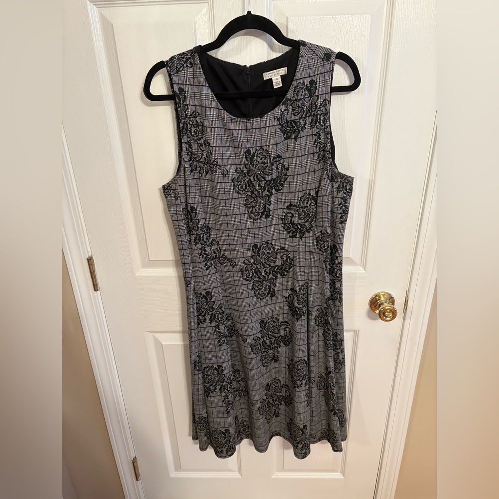 London Style Black and Gray Sheath Knee Length Dress